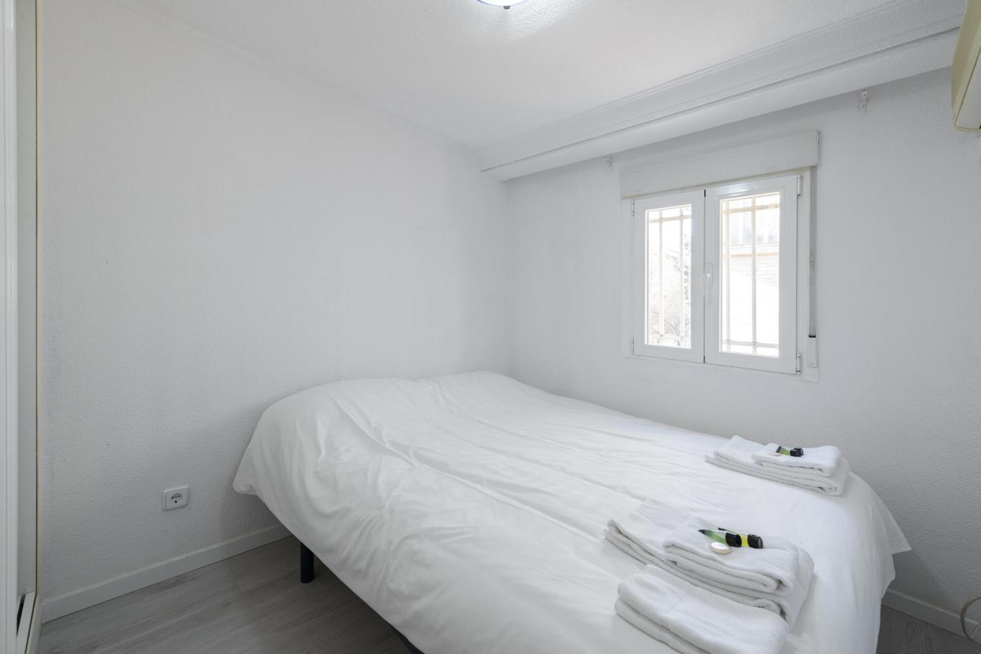 Sabadell Calle, Casa Familiar De 3 Dormitorios Con Terraza Junto Metro Fuencarral Madrid Exterior photo